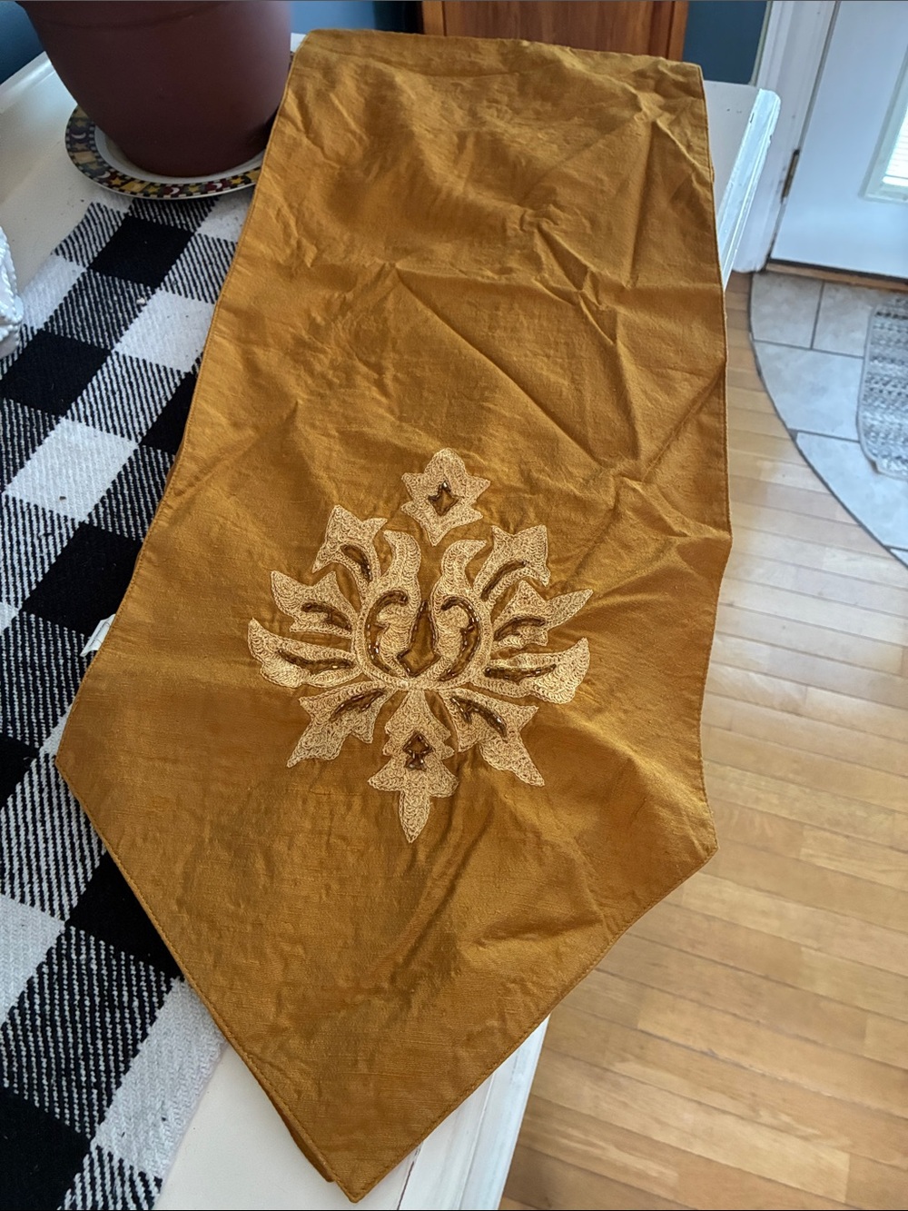 Embroidered Gold Table Runner - Picture 2 of 6